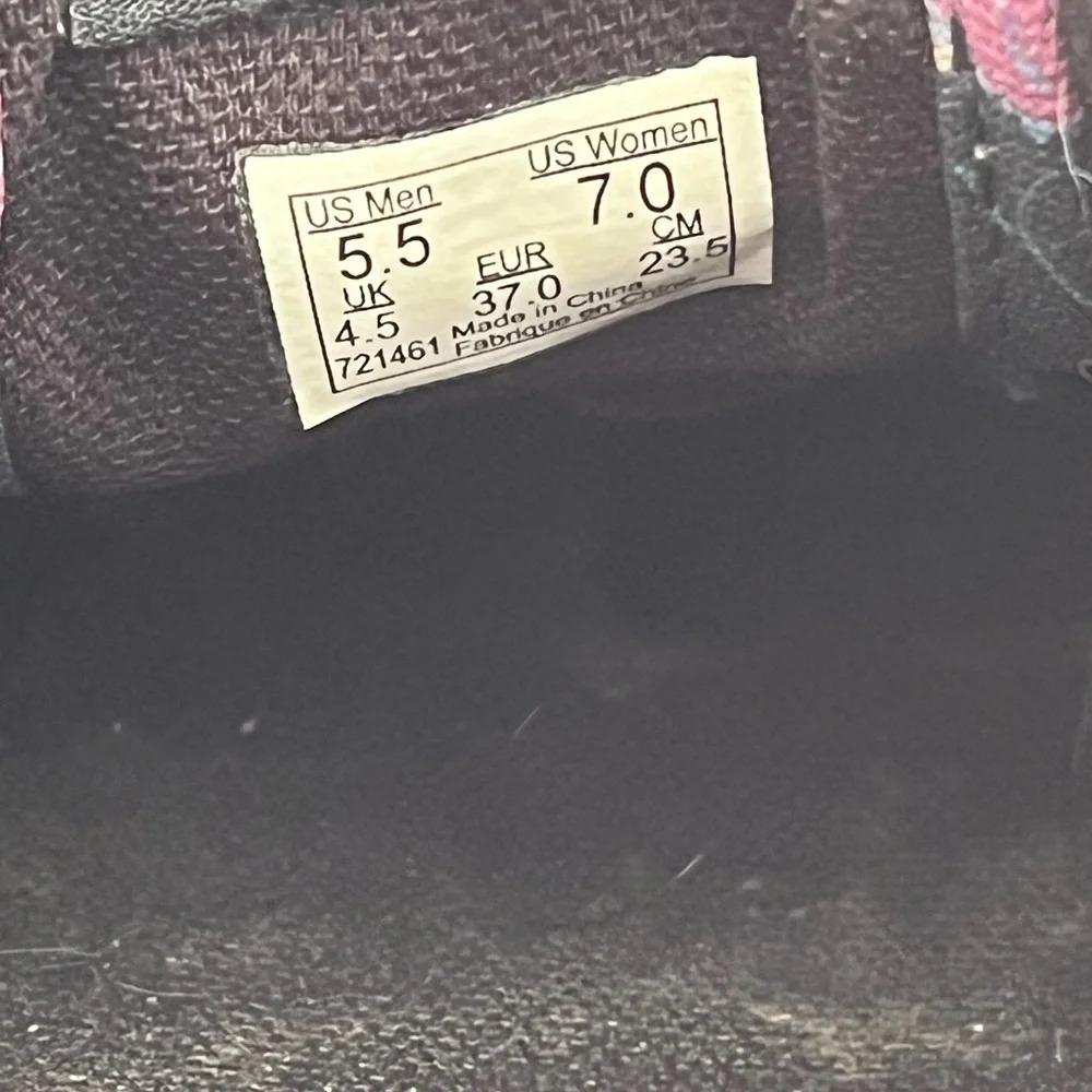 Vans  Nintendo Donkey Kong Limited Edition Sneaker Size 7 women or 5.5 - Picture 11 of 12